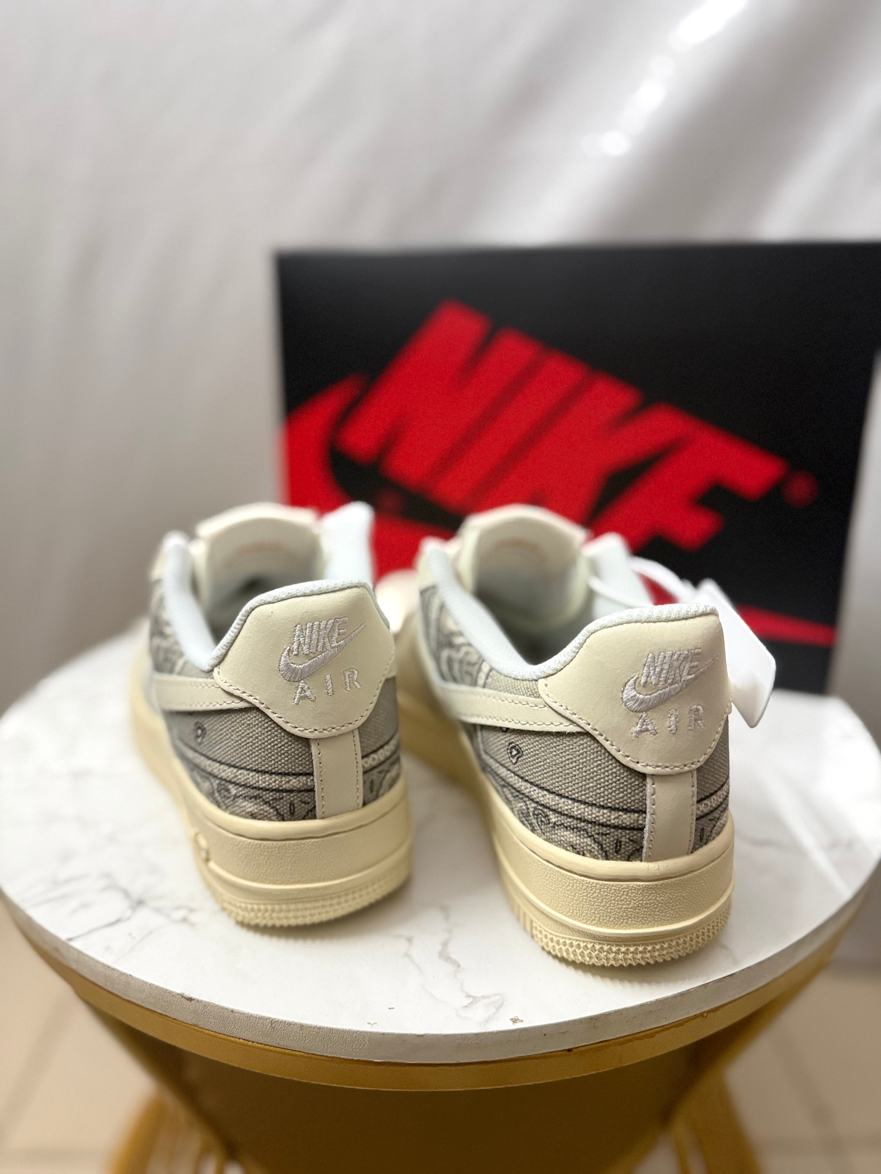 Nike SB Dunk Low Big Money Savings