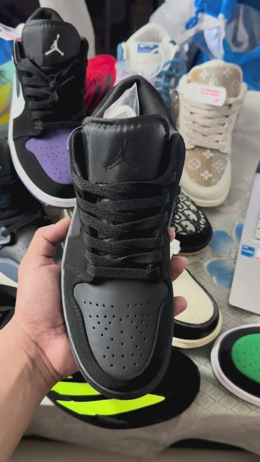 Jordan 1 Low Triple Black 2022