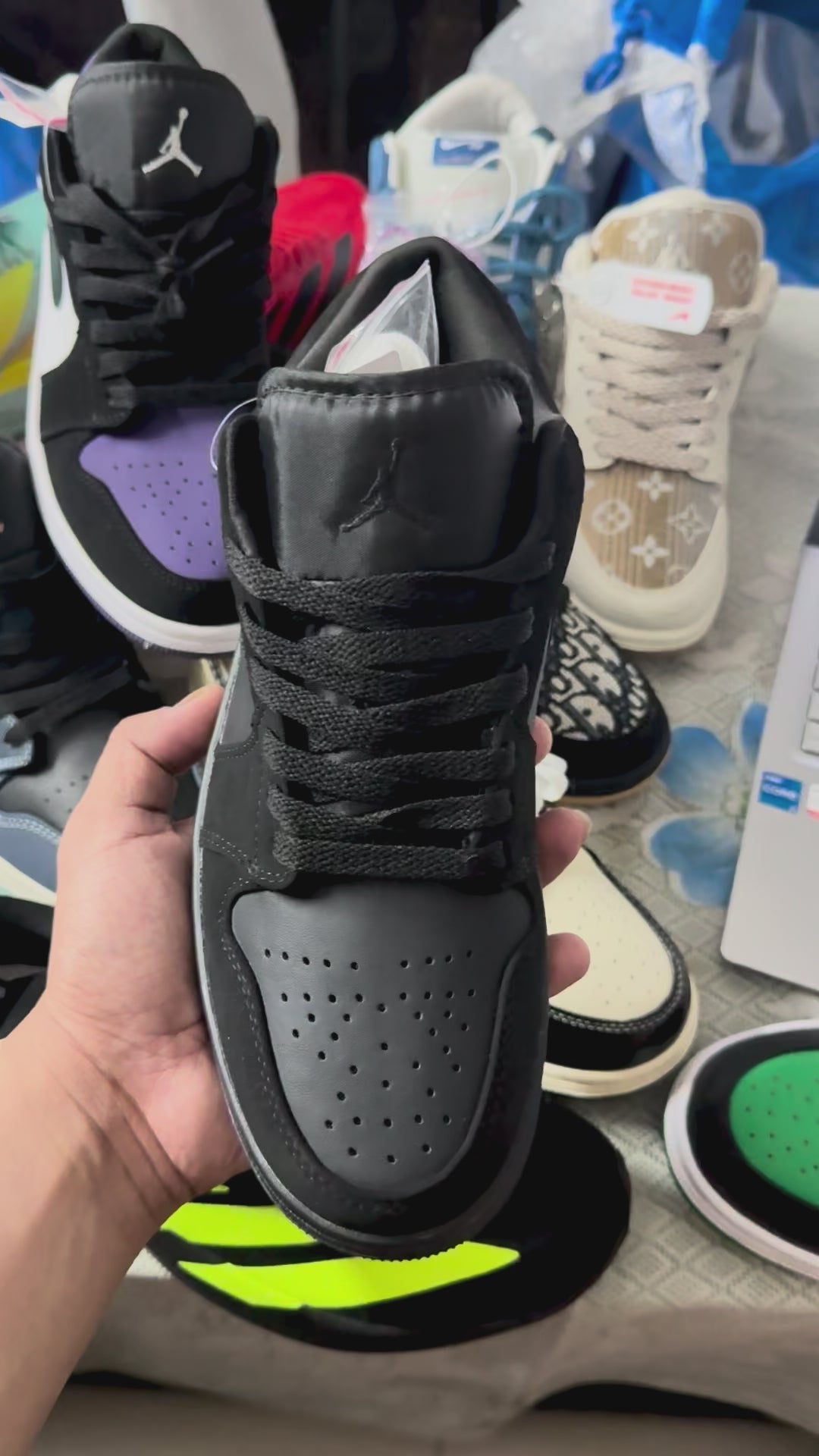 Jordan 1 Low Triple Black 2022